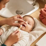 Bebe brossage dent : parent brosse douce, première dent