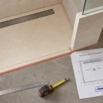 Dimension douche italienne : pente du receveur et paroi